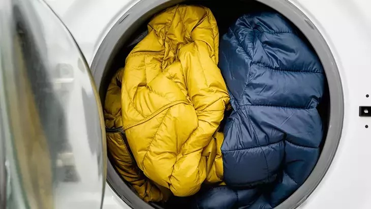 Şişme Mont Topaklandıysa Çöpe Atmayın Eski Haline Dönüyor (2)