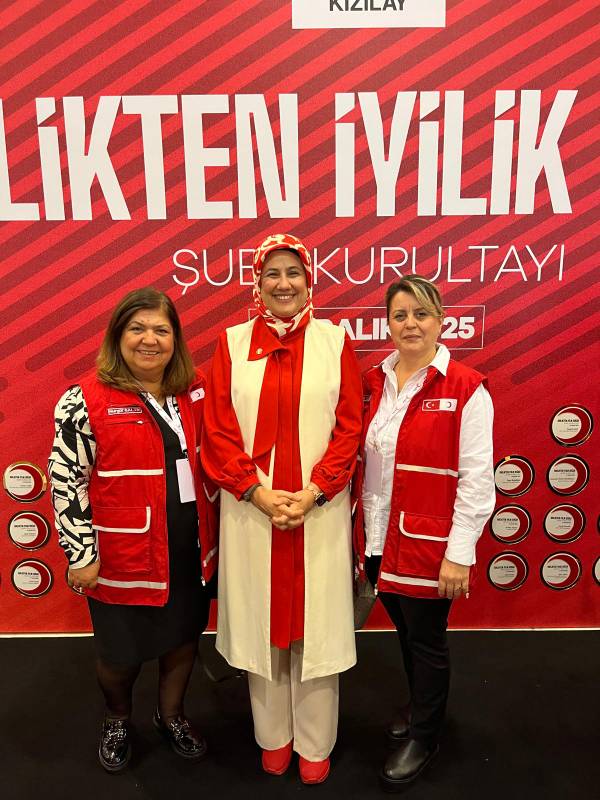 Türk Kızılay Urla’ya 2025 Şube Kurultayı’ndan Çifte Performans Ödülü (1)