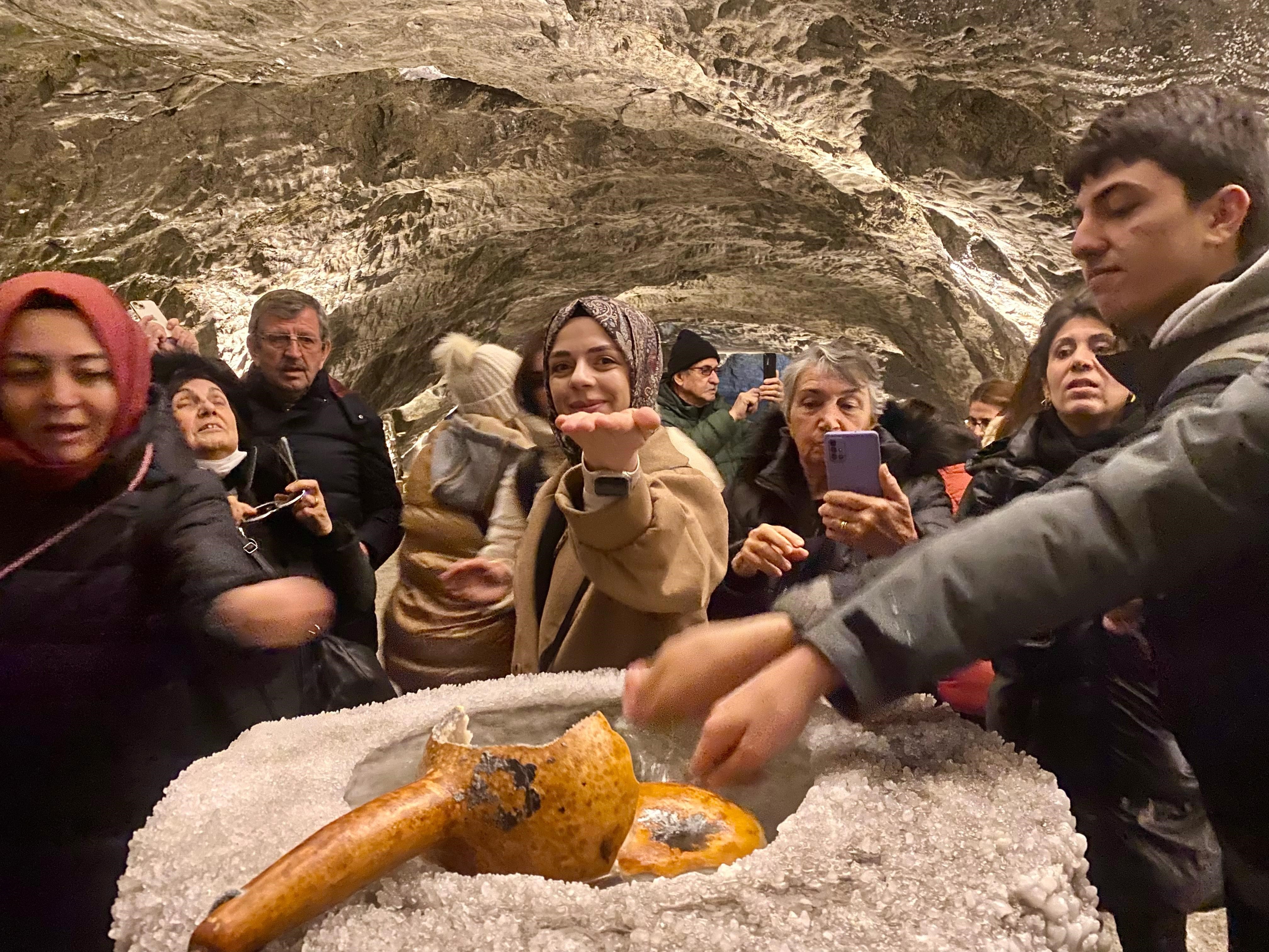 Türkiye’nin Konuştuğu Yer Altı Tuz Şehri Şifa Arayanlar Burada (1)