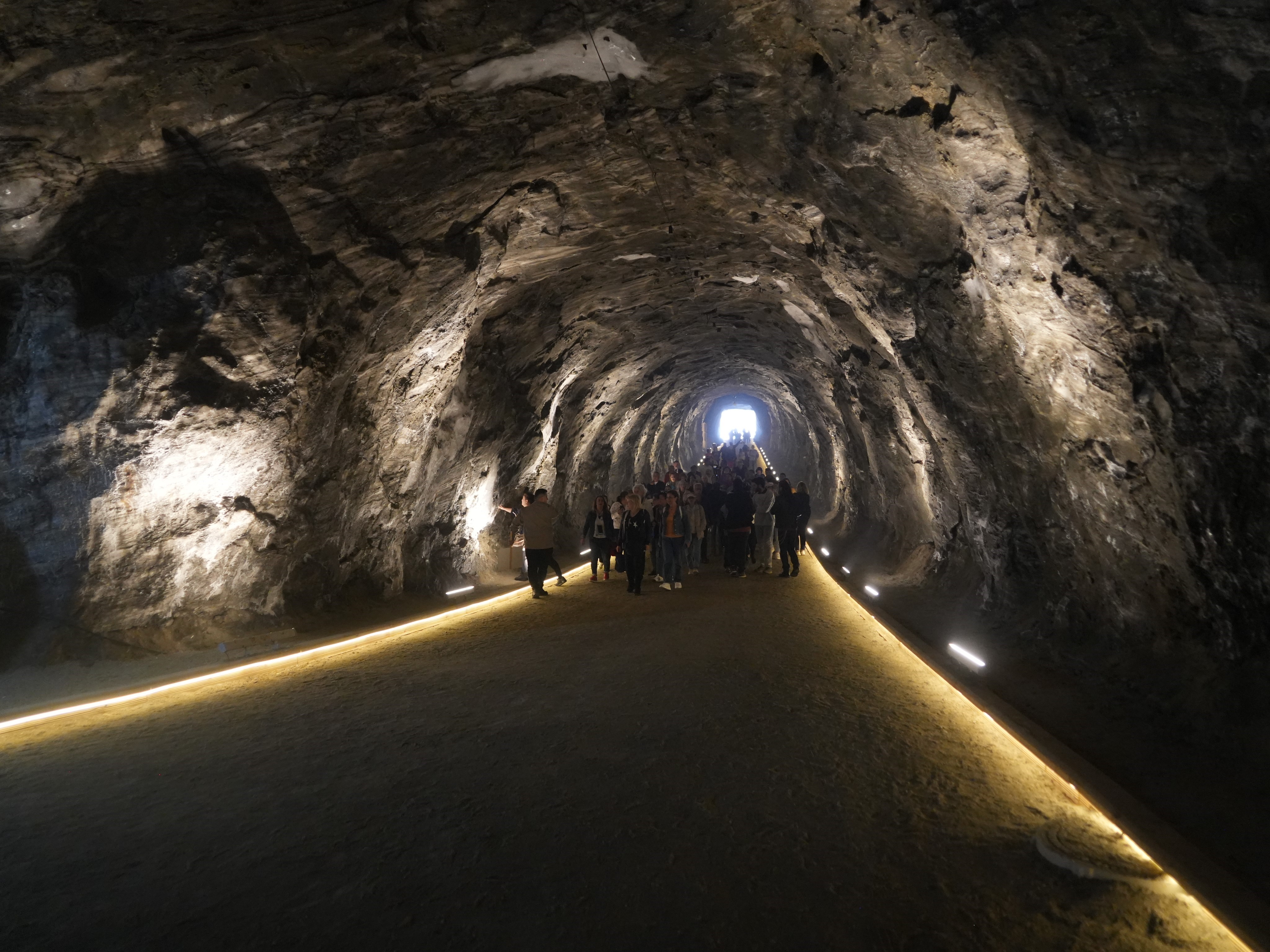 Türkiye’nin Konuştuğu Yer Altı Tuz Şehri Şifa Arayanlar Burada (6)