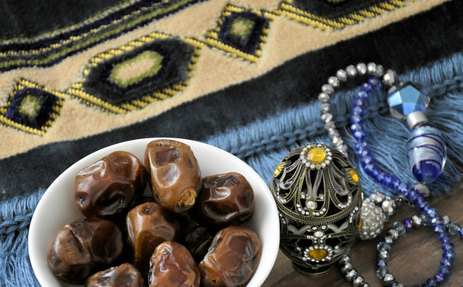 Üç Aylar Mesajları 2025 Sevdiklerinizle Ve Dostlarınızla Paylaşabileceğiniz En Anlamlı Kısa Üç Aylar Mesajları! (1)