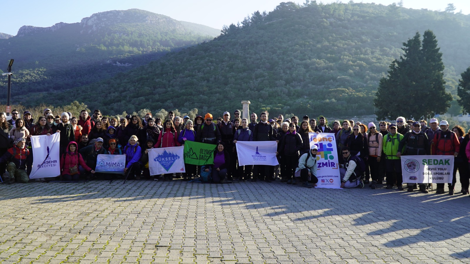 Üniversiteliler Efes Mimas Yolu’nda Tarih Ve Doğayla Buluştu (2)