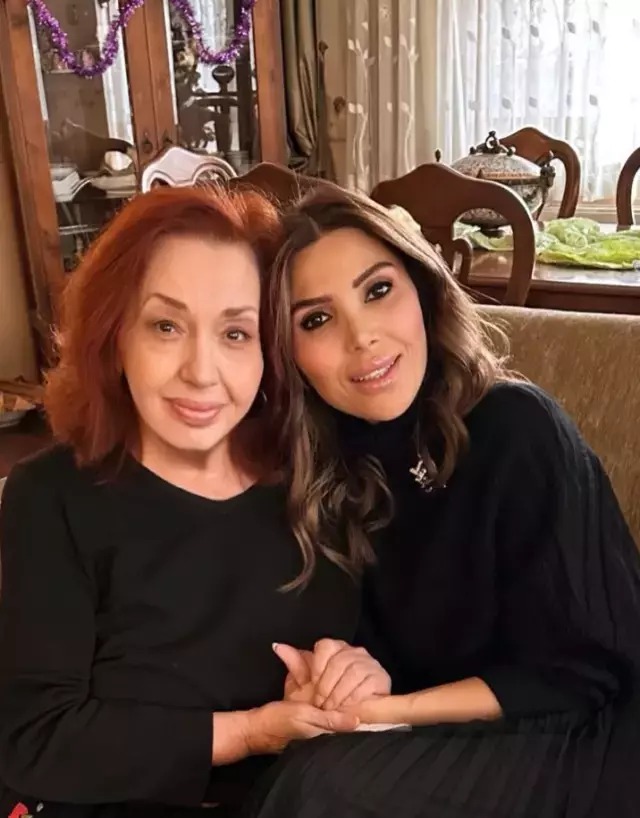 Yaprak Dökümü'nün Hayriye'si Filtrenin Ayarını Kaçırdı! Paylaşımı Olay Oldu (1)