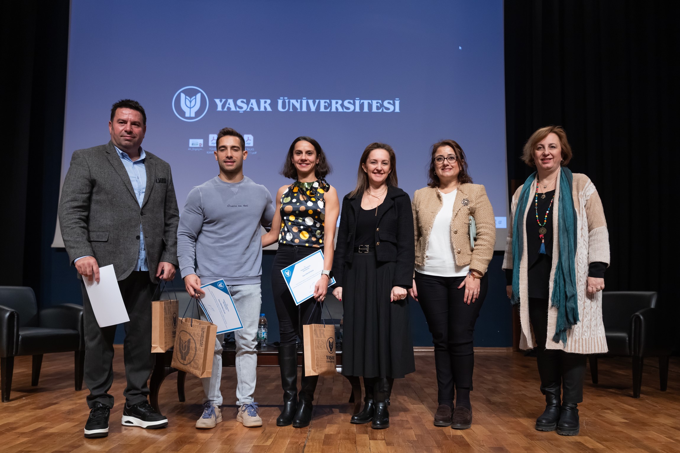Yaşar Üniversitesi’nde Spor Iletişimi Masaya Yatırıldı (1)