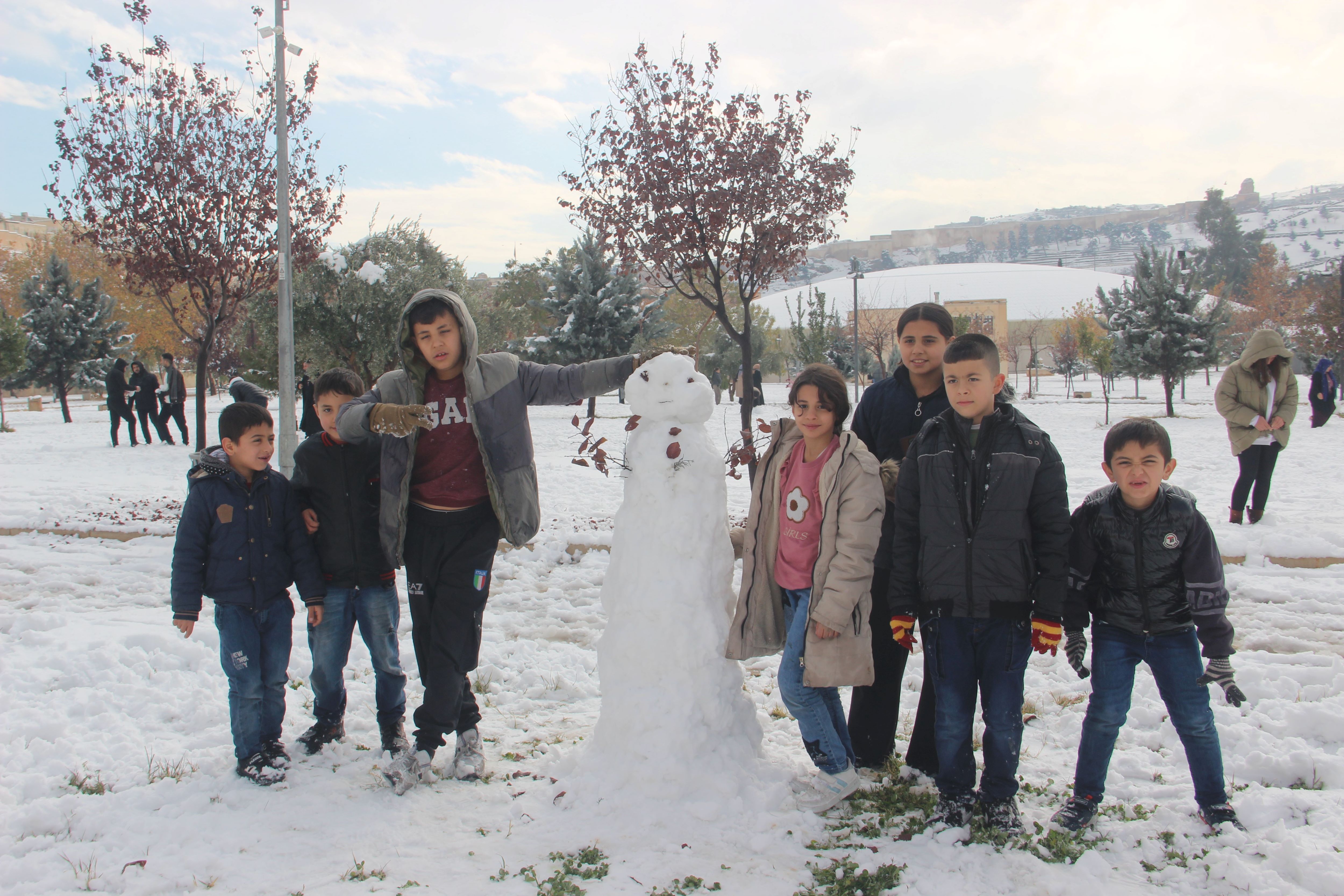 Yıllar Sonra Gelen Kar Urfa’da Bayram Havası Estirdi (1)