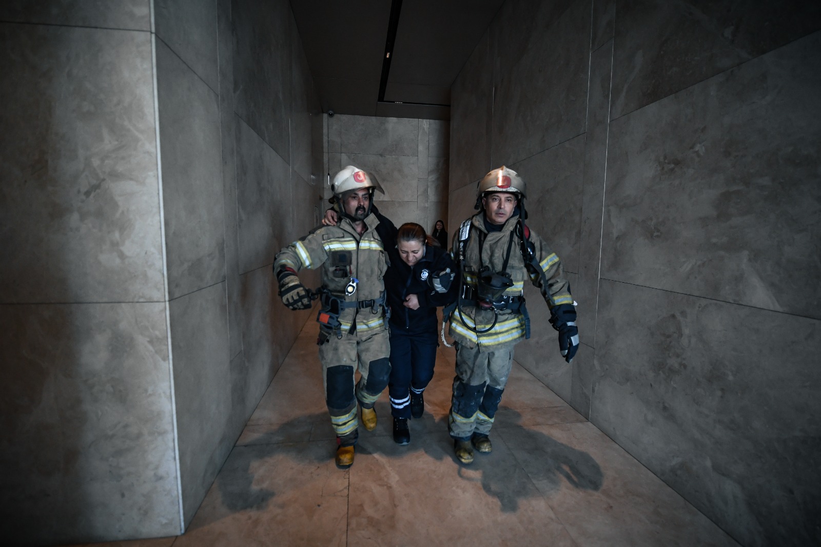 Yüksek Katlı Binalarda Tatbikat Can Güvenliğinin Anahtarı (5)