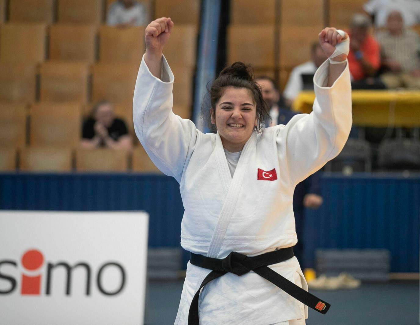 2025 İzmir Için Altın Yıl Oldu Büyükşehir Sporcularından 238 Madalya (12)