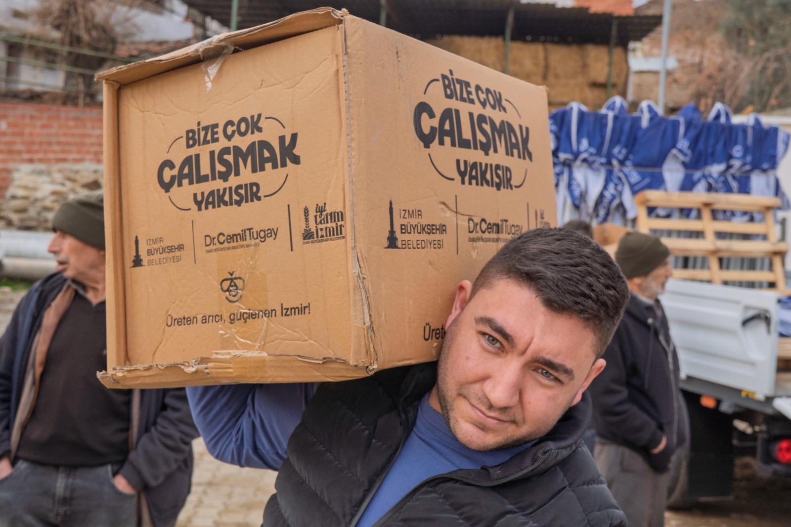 Afetzede Arıcılara Büyükşehir’den Can Suyu Desteği (11)