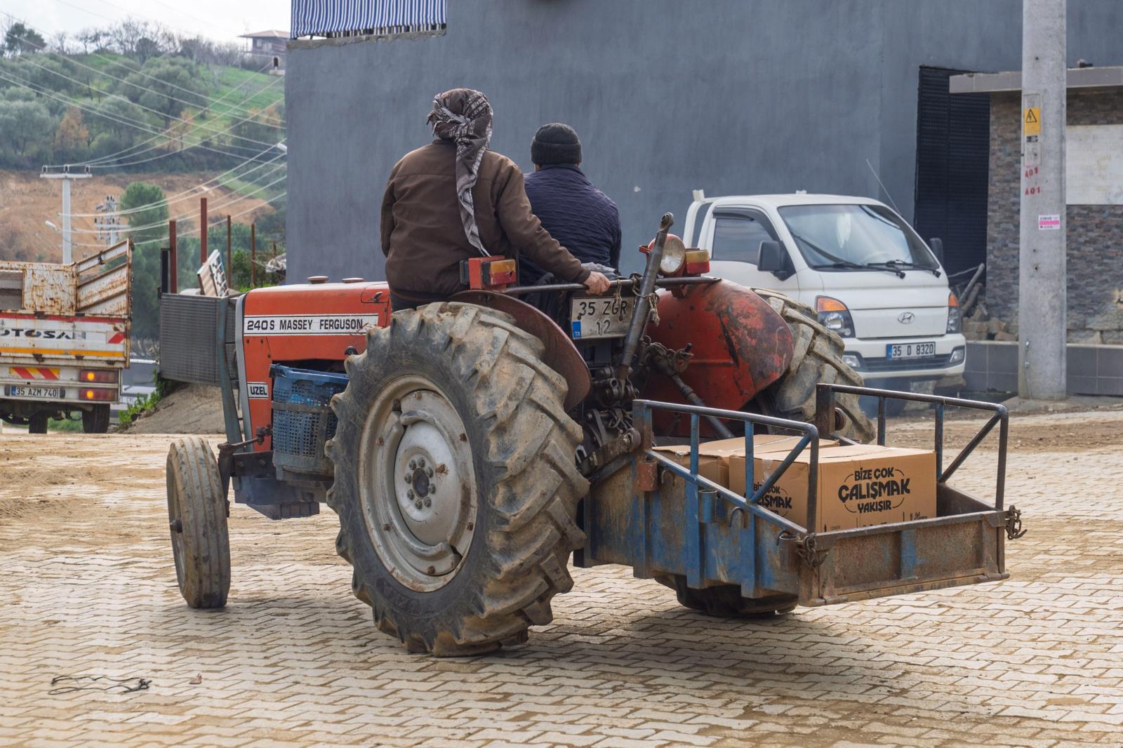 Afetzede Arıcılara Büyükşehir’den Can Suyu Desteği (9)
