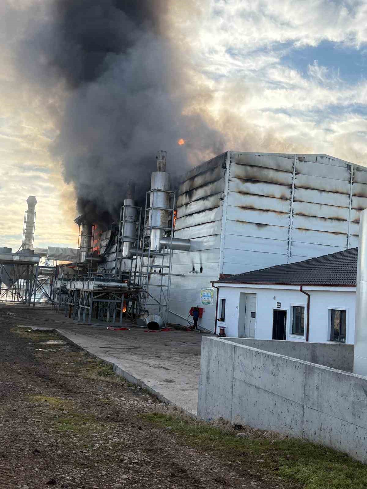 Afyonkarahisar’da Elektrik Üretim Tesisinde Yangın! 2