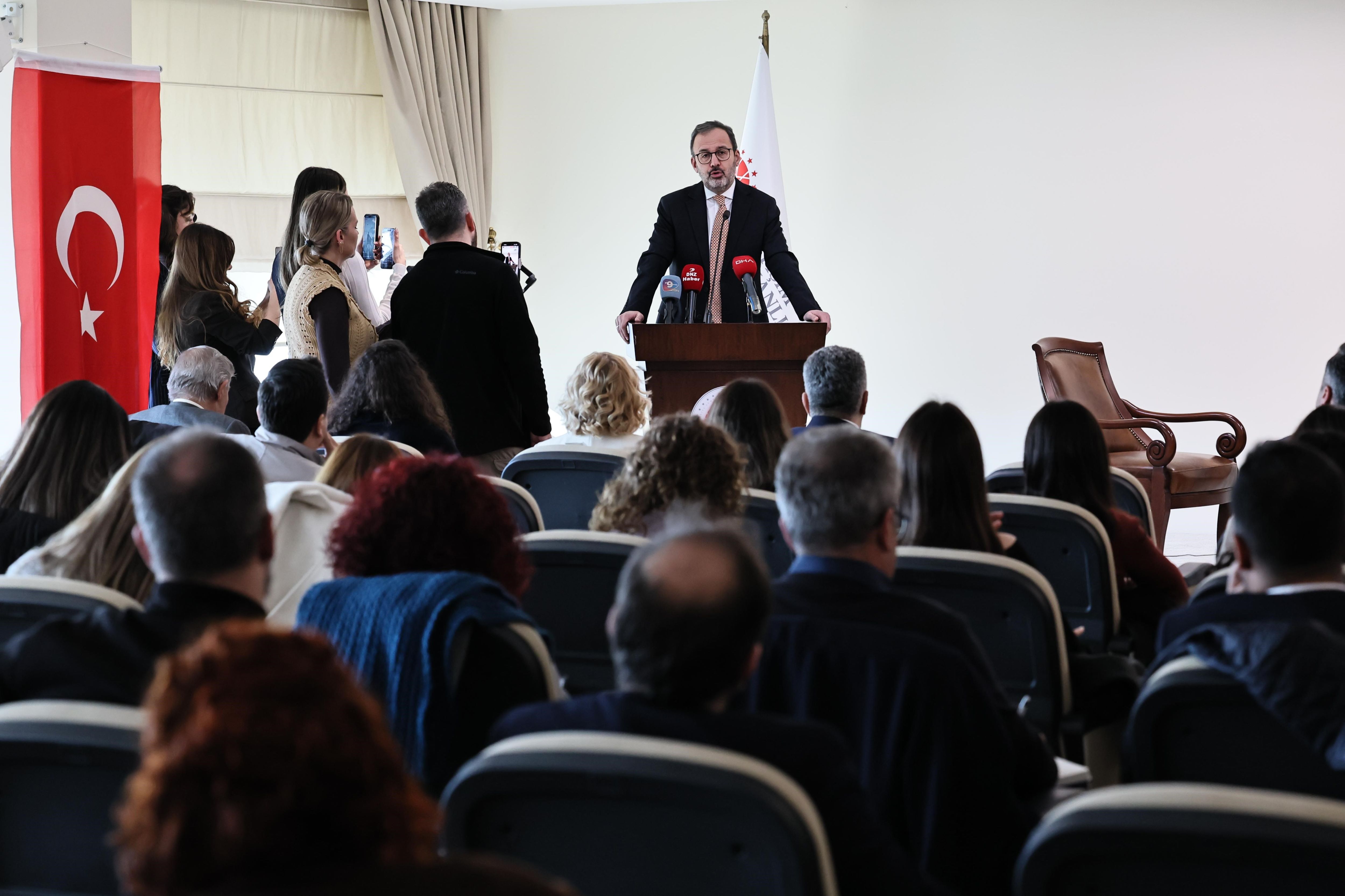 Ak Partili Kasapoğlu İzmir’de Spor Yönetimi Panelinde Konuştu (2)