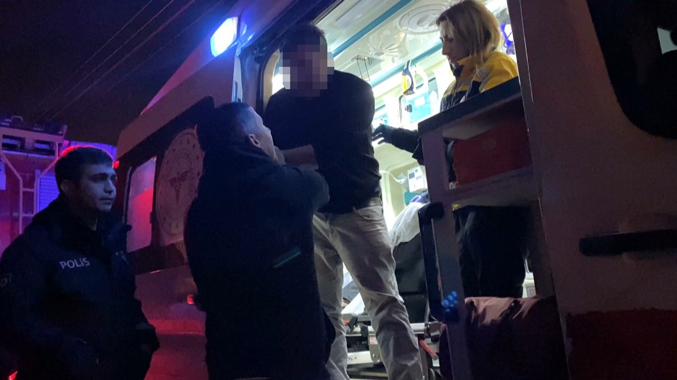 Alkollü Sürücü Kaza Yaptı, Polislerden Polis Çağırmasını Istedi! (1)-1