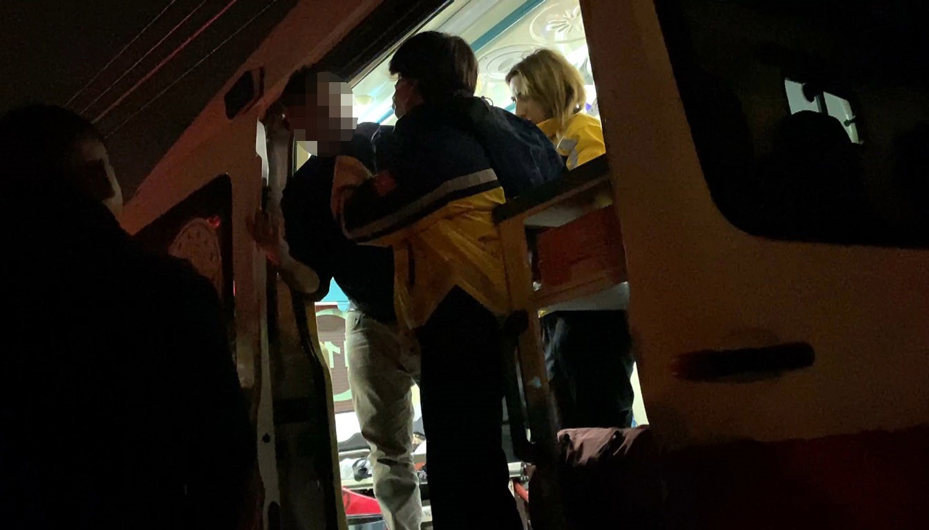 Alkollü Sürücü Kaza Yaptı, Polislerden Polis Çağırmasını Istedi! (3)