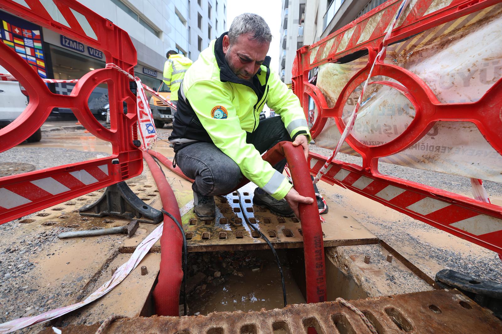 Altyapı Noktalarında Alarm Belediye Ekiplerinden Hızlı Müdahale (3)
