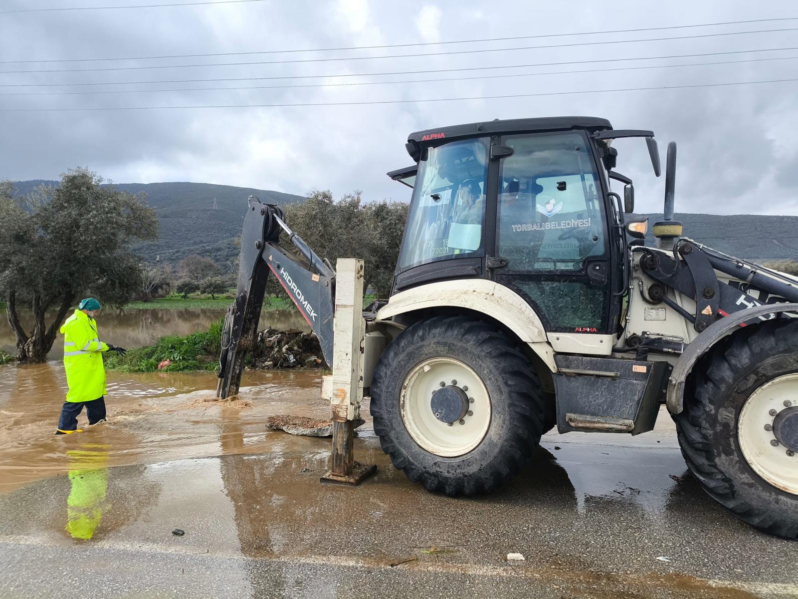 Altyapı Noktalarında Alarm Belediye Ekiplerinden Hızlı Müdahale (6)