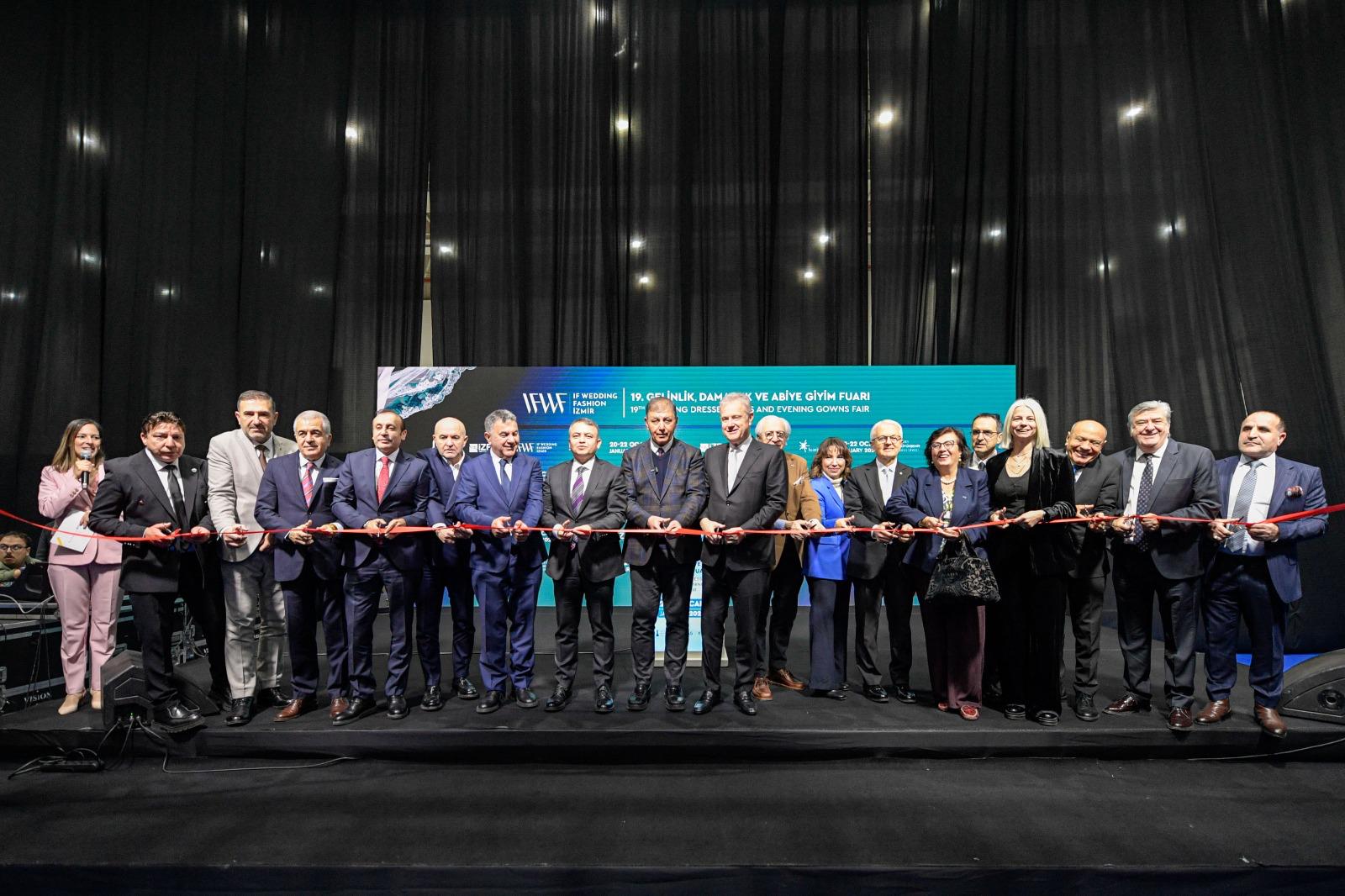 Avrupa’nın En Büyük Gelinlik Fuarı İzmir’de Açıldı! (12)