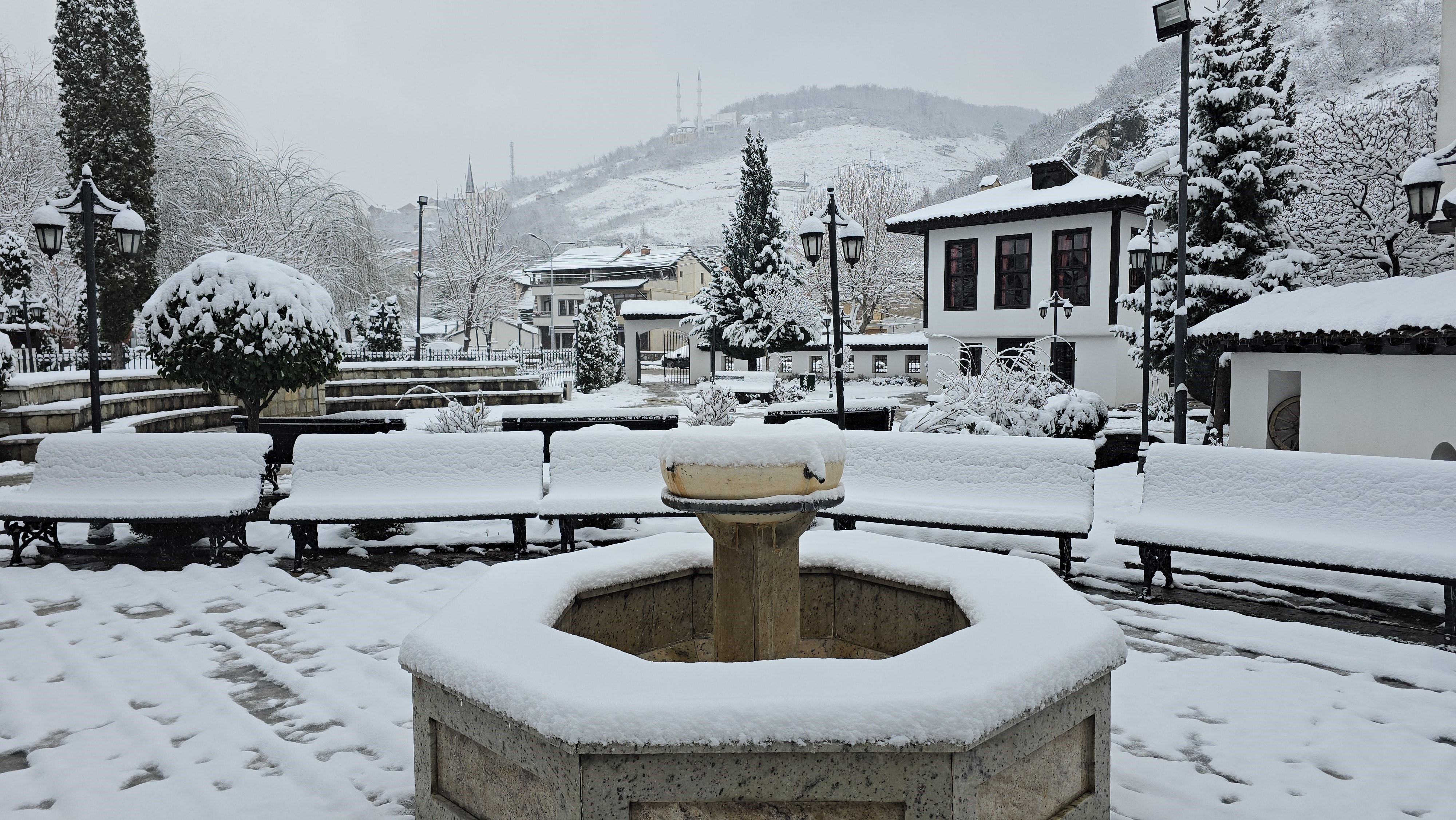 Balkanlar’da Kış Yüzünü Gösterdi Prizren Kartpostala Dönüştü (3)