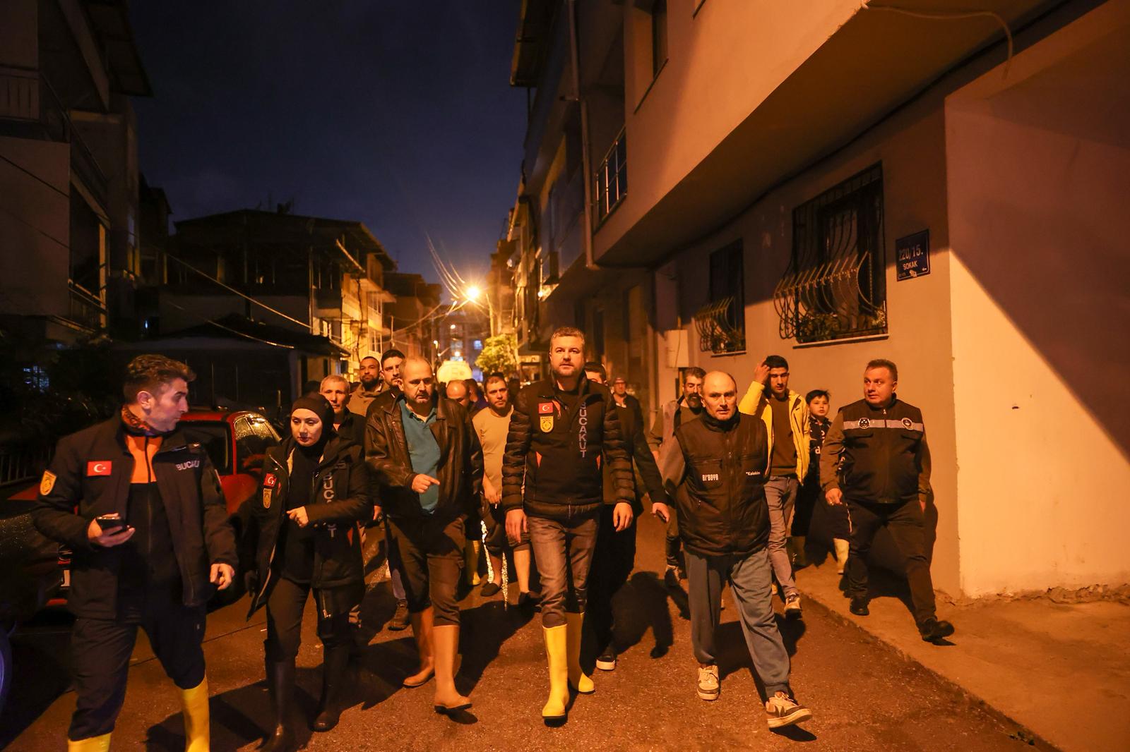 Başkan Duman Kriz Yönetiminde Sınır Tanımadı (7)