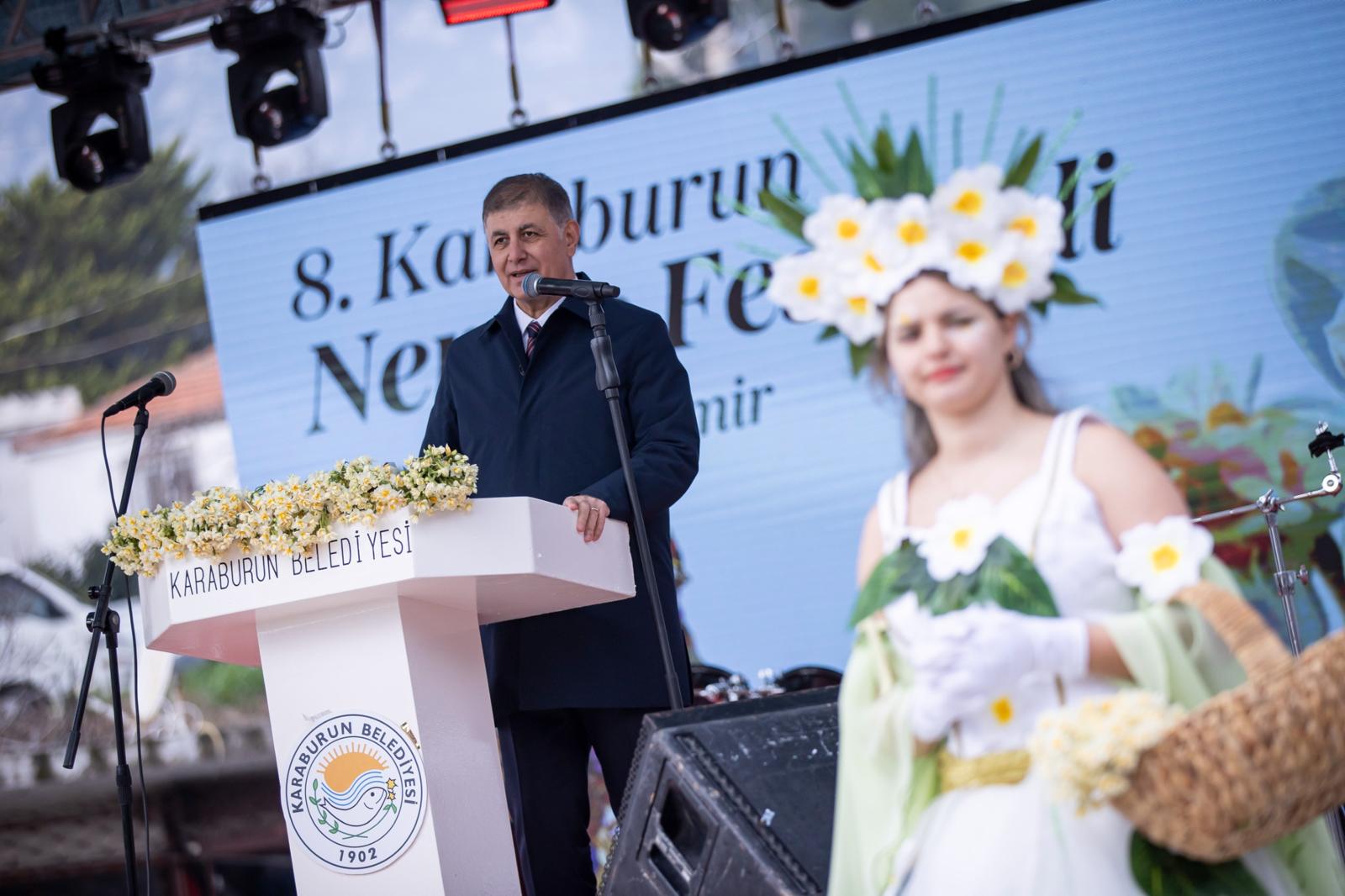 Başkan Tugay Nergis Festivali'nde 'Üreticinin Emeğini Koruyacağız' (2)