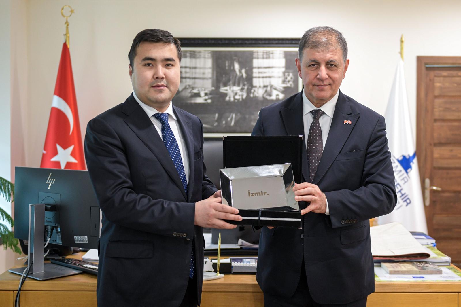 Başkan Tugay’dan Kırgız Heyetine Aytmatov Jesti (1)