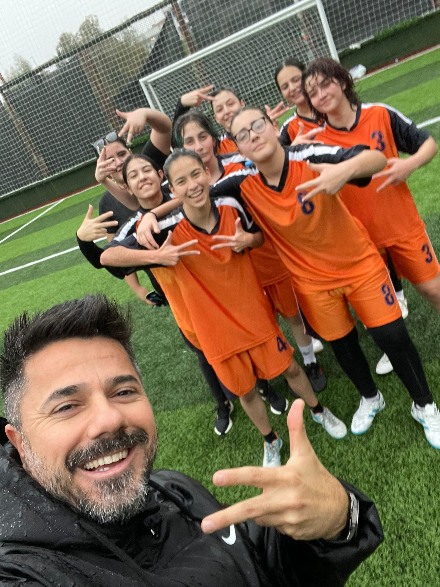 Basketbol, Voleybol Ve Bocce Branşlarında Başarılar Elde Eden Okulumuz, Yeni Kız Futbol Takımını Sahalara Çıkarmanın Heyecanını Yaşıyor.-1