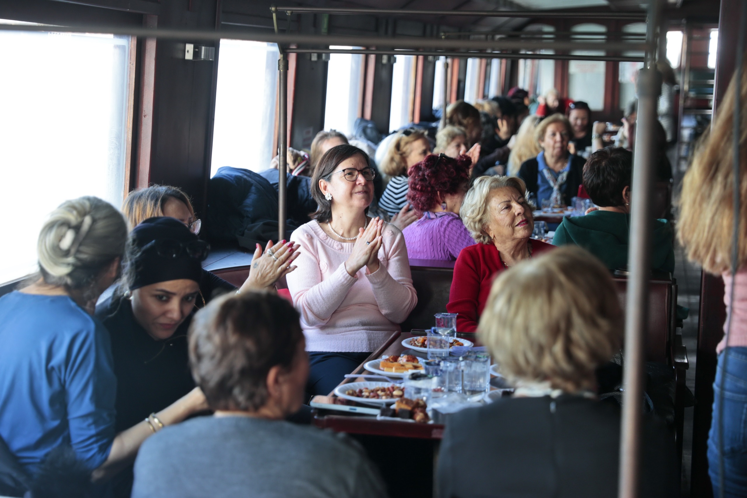 Bergama Vapuru Konaklı Kadınlarla Keyifli Bir Gün Geçirdi (4)