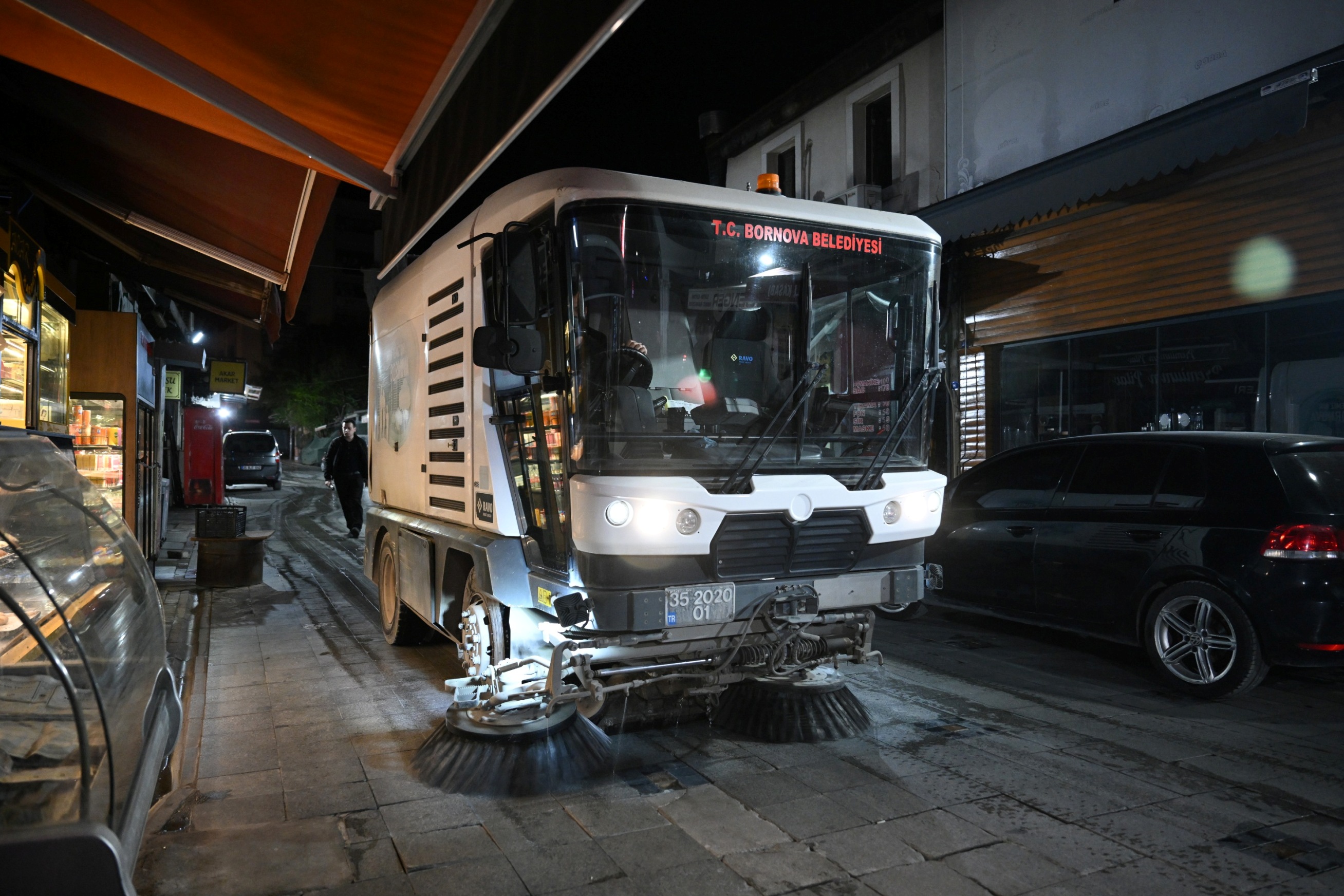 Bornova'da Gecesi Gündüzü Olmayan Mesai (5)