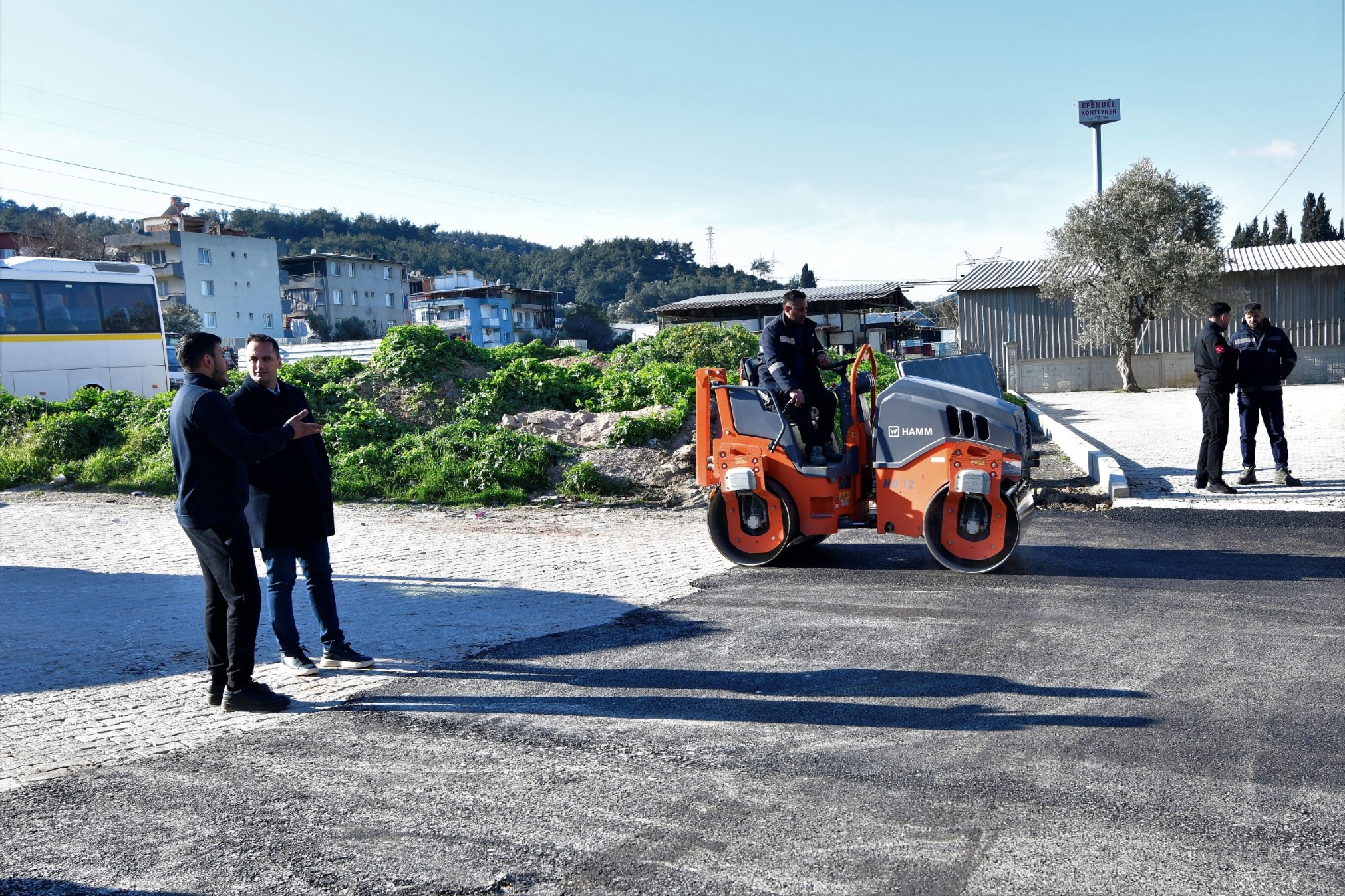 Bornova’da Yol Çalışmaları Hız Kesmeden Sürüyor (6)