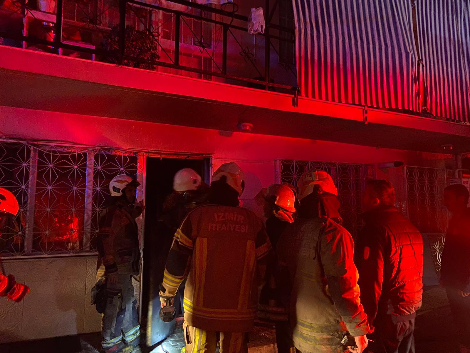 Buca'da Alevler Binayı Sardı! 11 Yaşındaki Çocuk Kurtarılamadı (5)