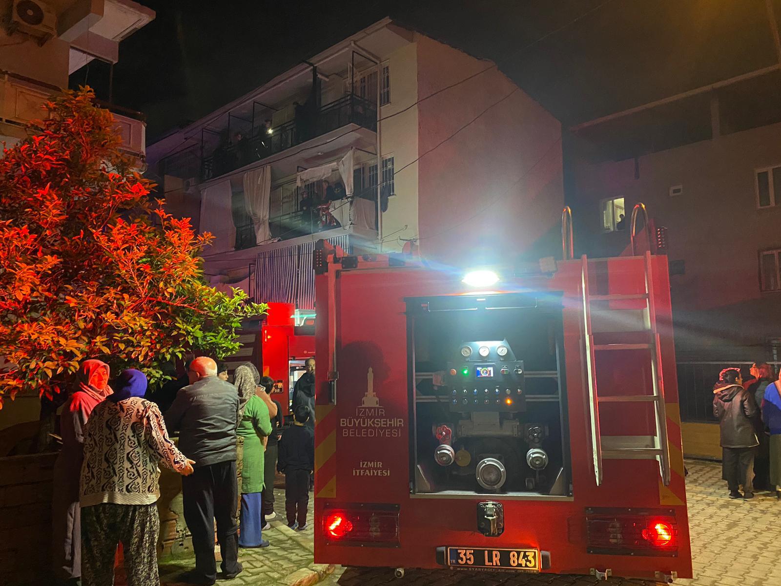 Buca'da Alevler Binayı Sardı! 11 Yaşındaki Çocuk Kurtarılamadı (7)