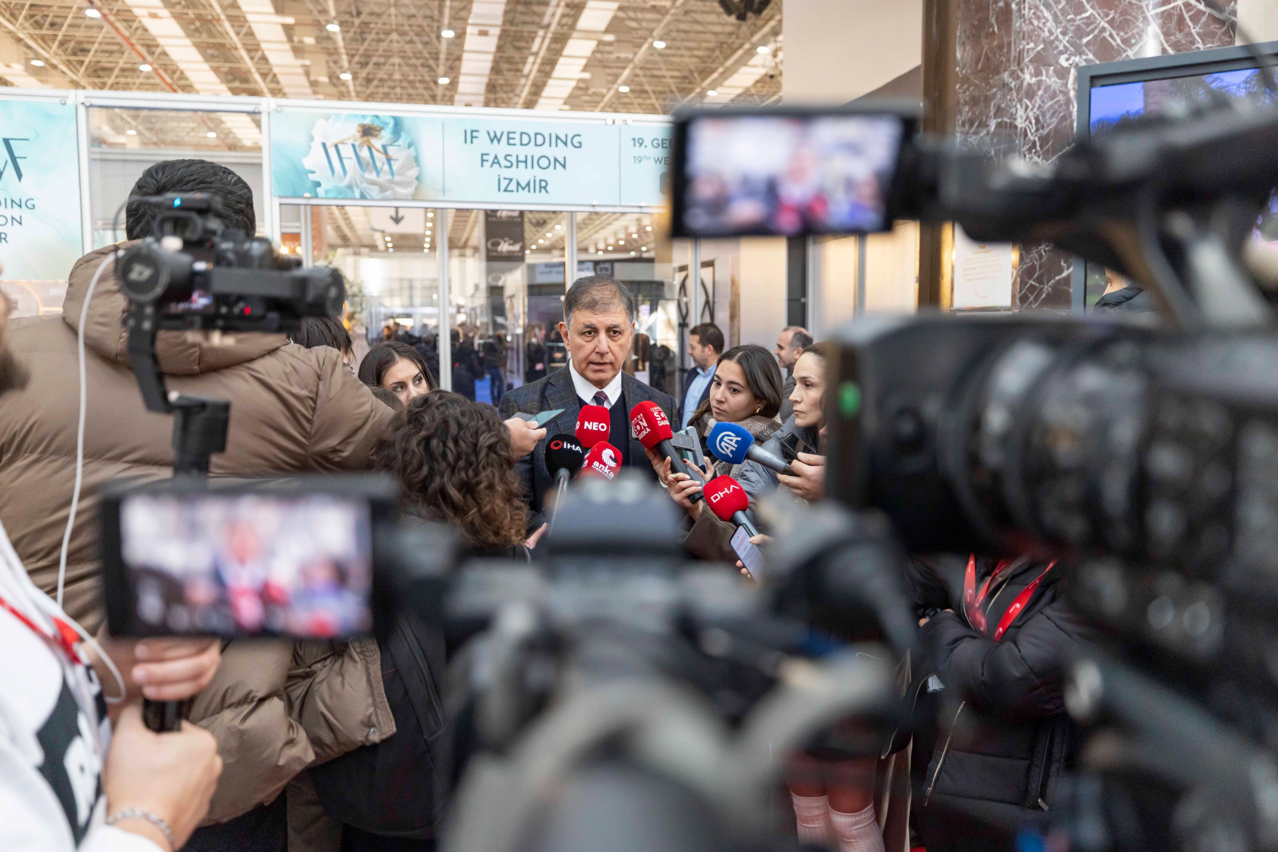 Cemil Tugay Ya Hizmet Getirsinler Ya Da Engel Olmasınlar (1)
