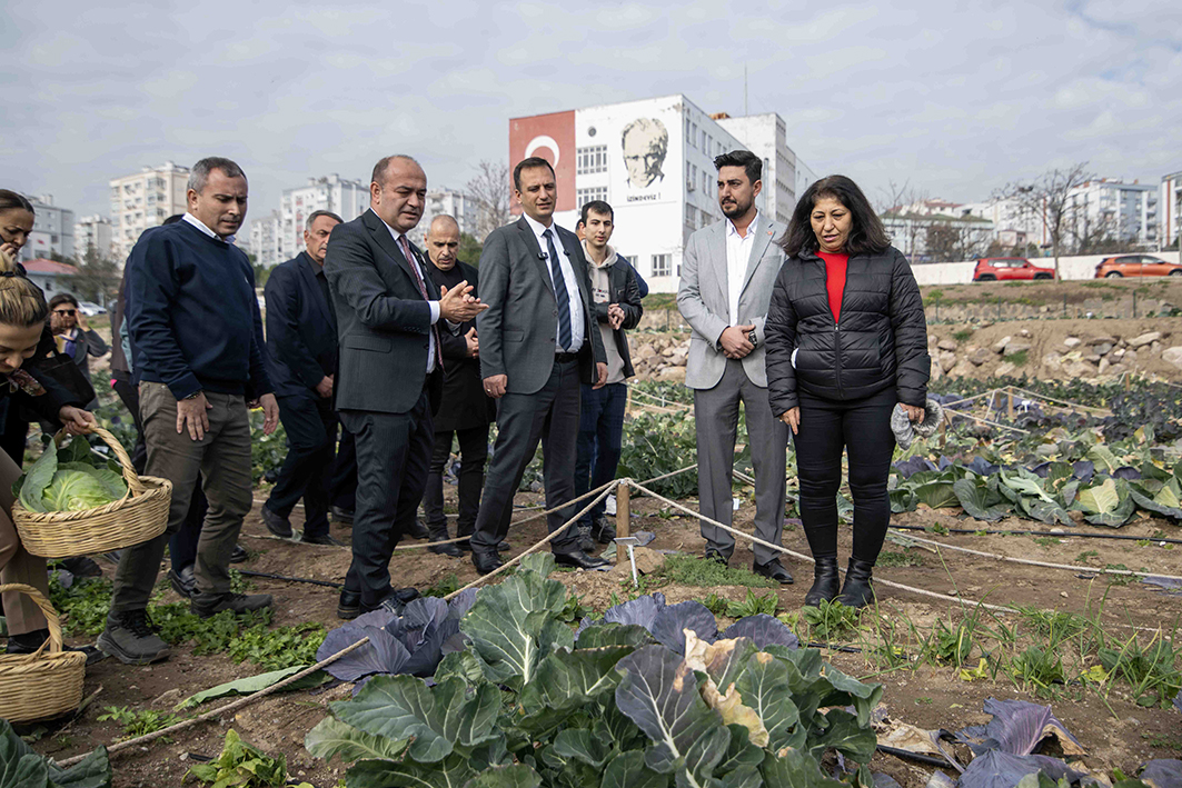 Chp’li Karabat’tan Bornova Belediyesi’ne Övgü (7)