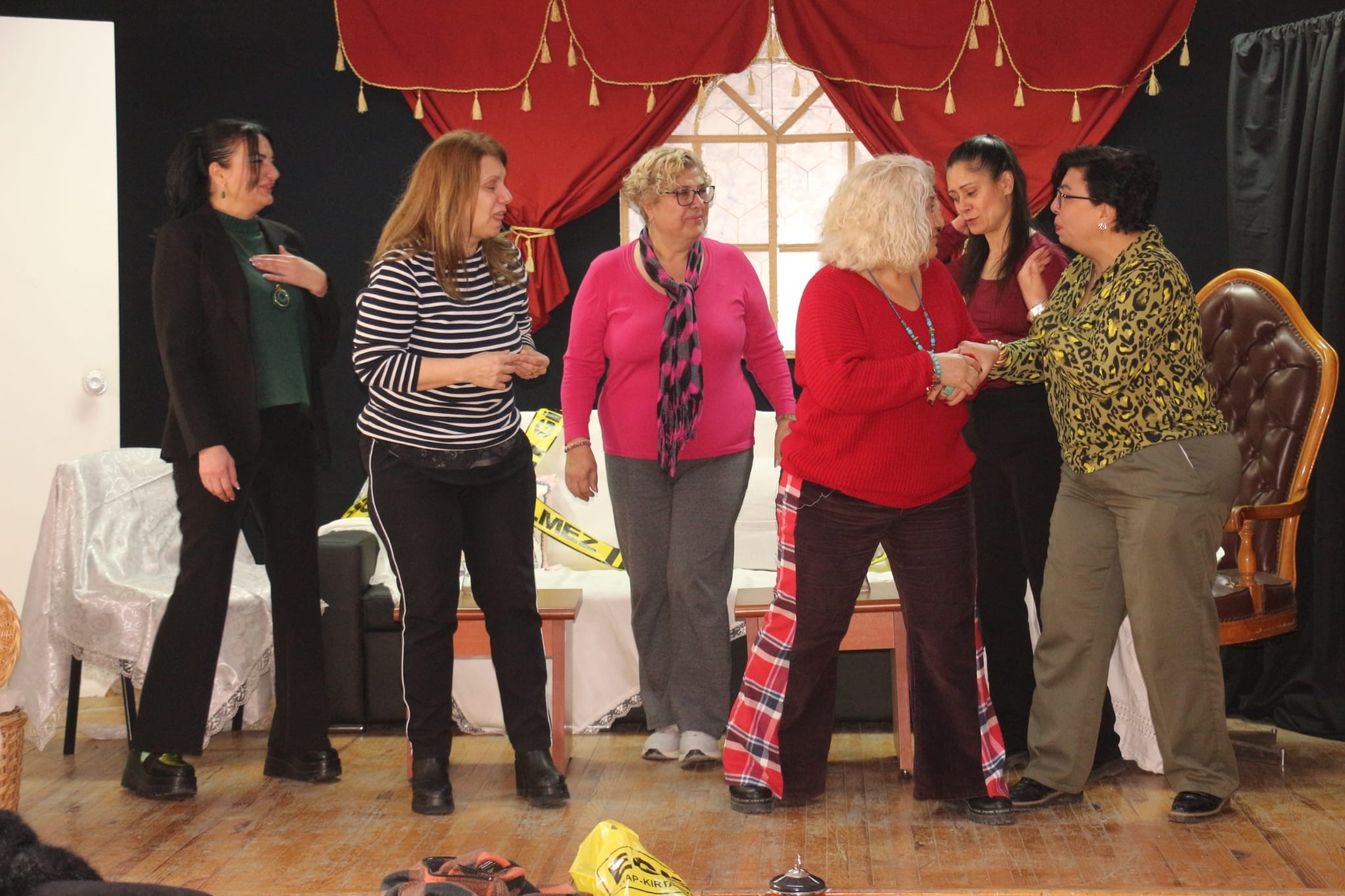 Dikili Umut Tiyatrosu, Umut Dağıtmaya Devam Ediyor (3)