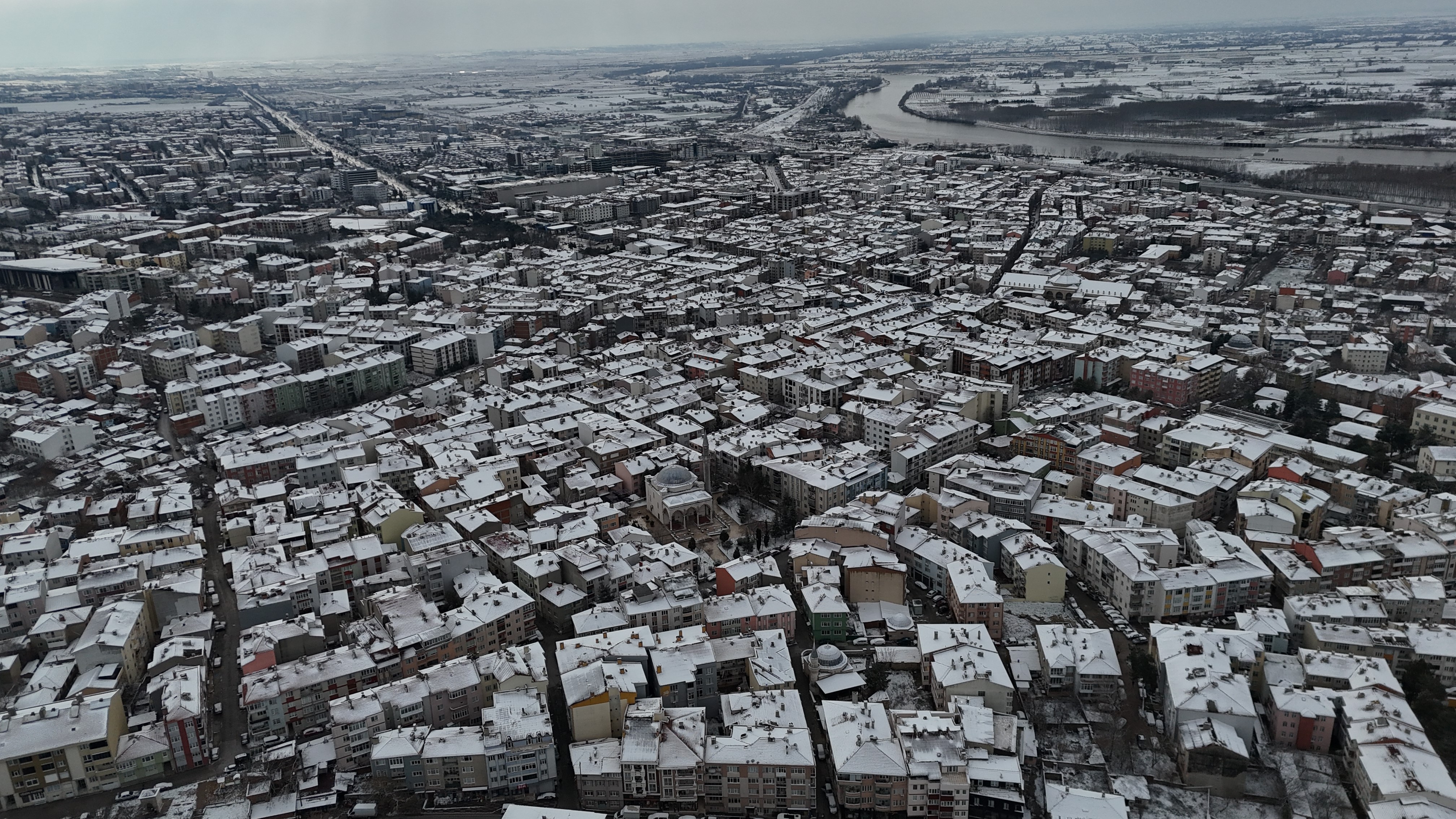 Edirne’de Kar Şöleni Selimiye Camii Beyaza Büründü (2)