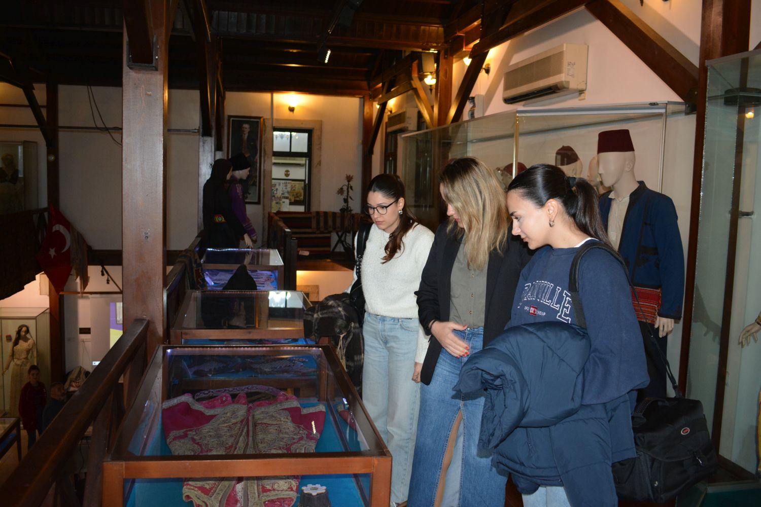 Eü Etnografya Müzesi Geçmişi Geleceğe Taşıyor (3)