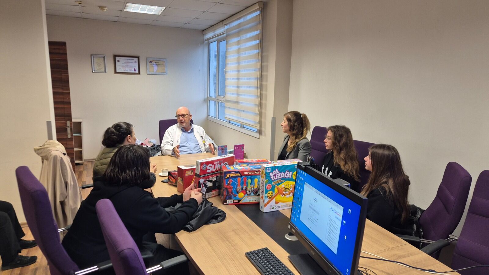 EÜ’de oyuncaklar küçük yürekleri sevindirdi