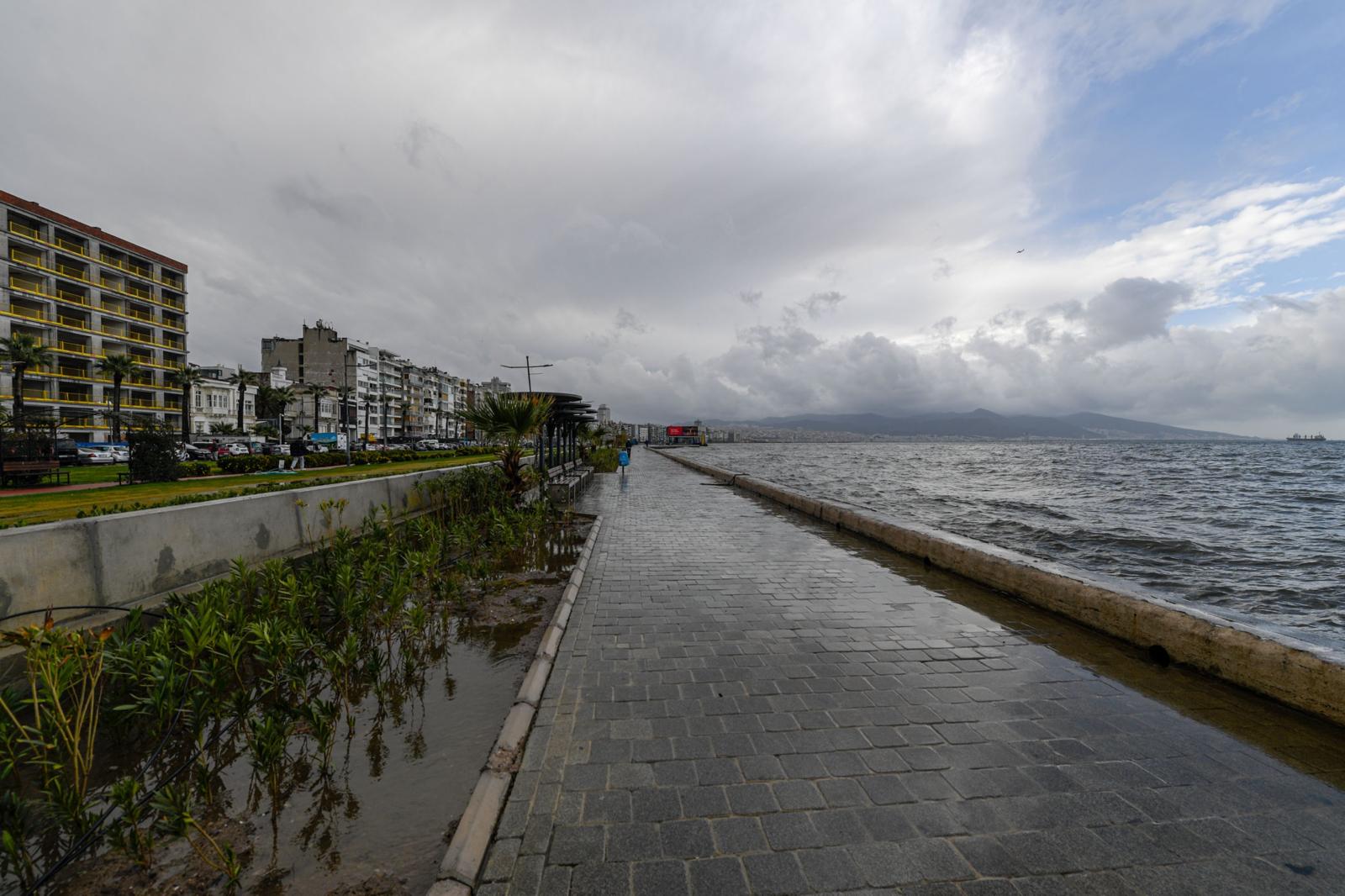 Fırtına Duvarı Kordon’u Deniz Taşkınından Korudu (3)