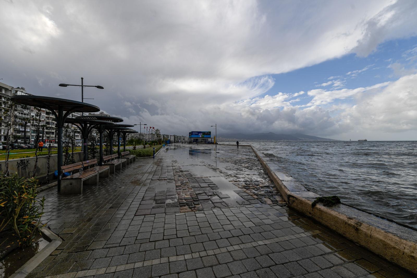 Fırtına Duvarı Kordon’u Deniz Taşkınından Korudu (5)