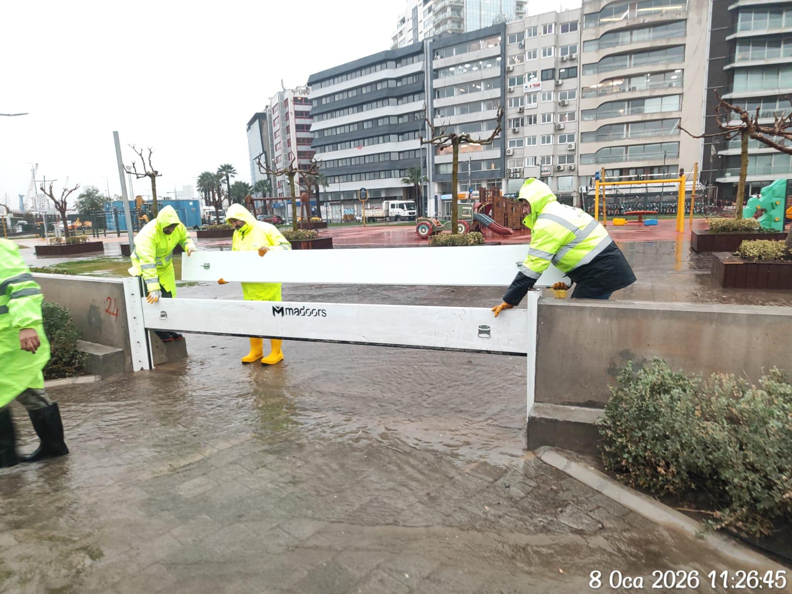 Fırtına Duvarı Kordon’u Deniz Taşkınından Korudu (8)
