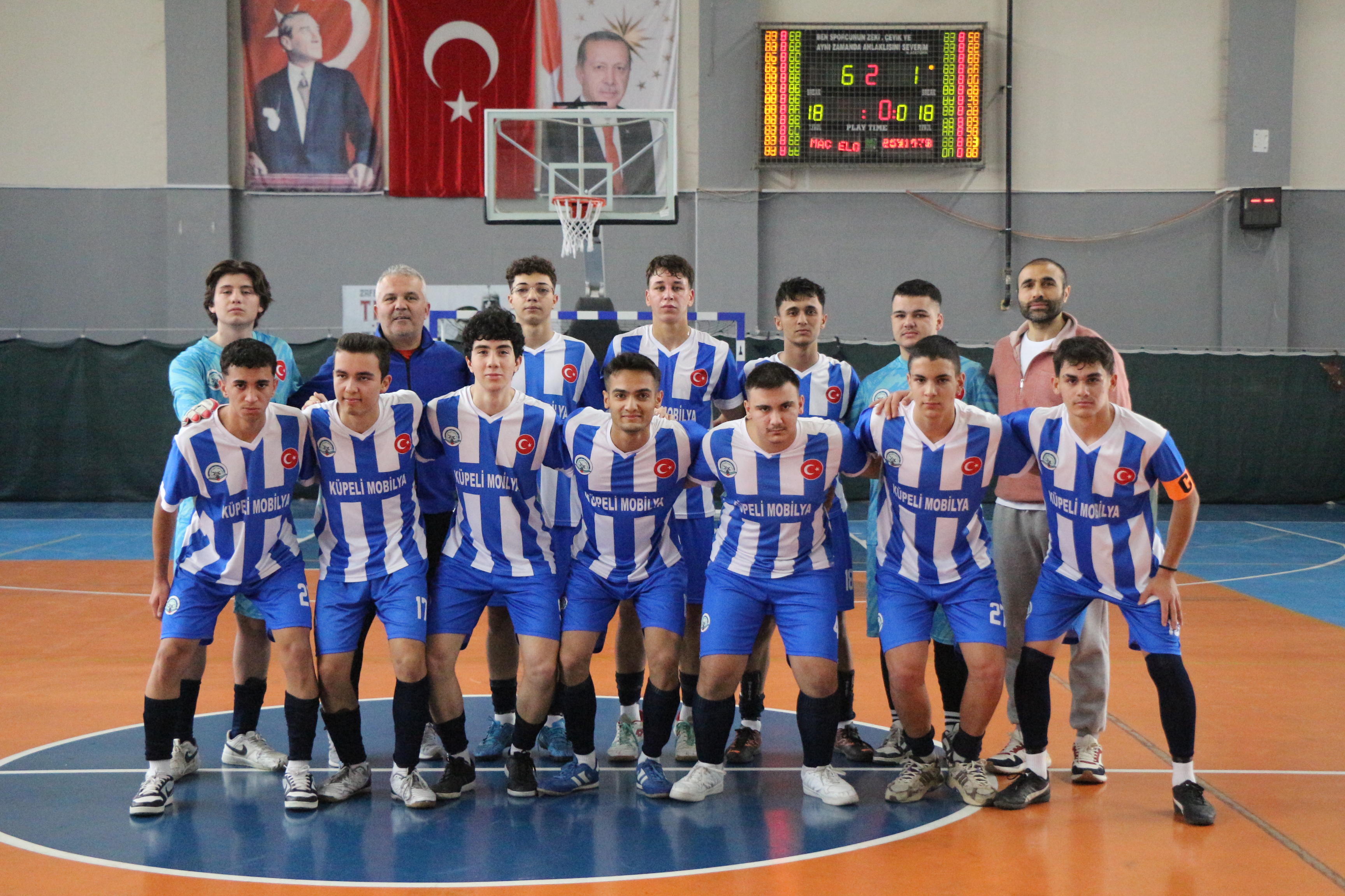 Futsalda Şampi̇yon Takim! (1)
