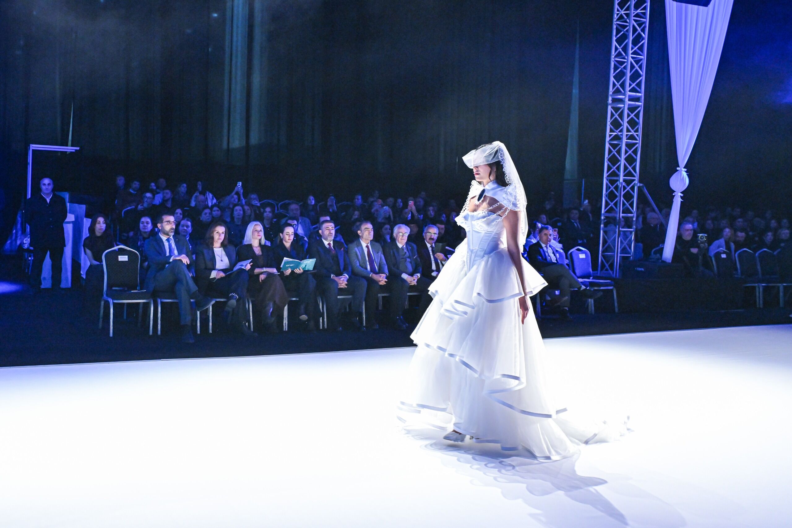 Gelinlik Tasarım Yarışması’nda Ödüller Sahiplerini Buldu (12)