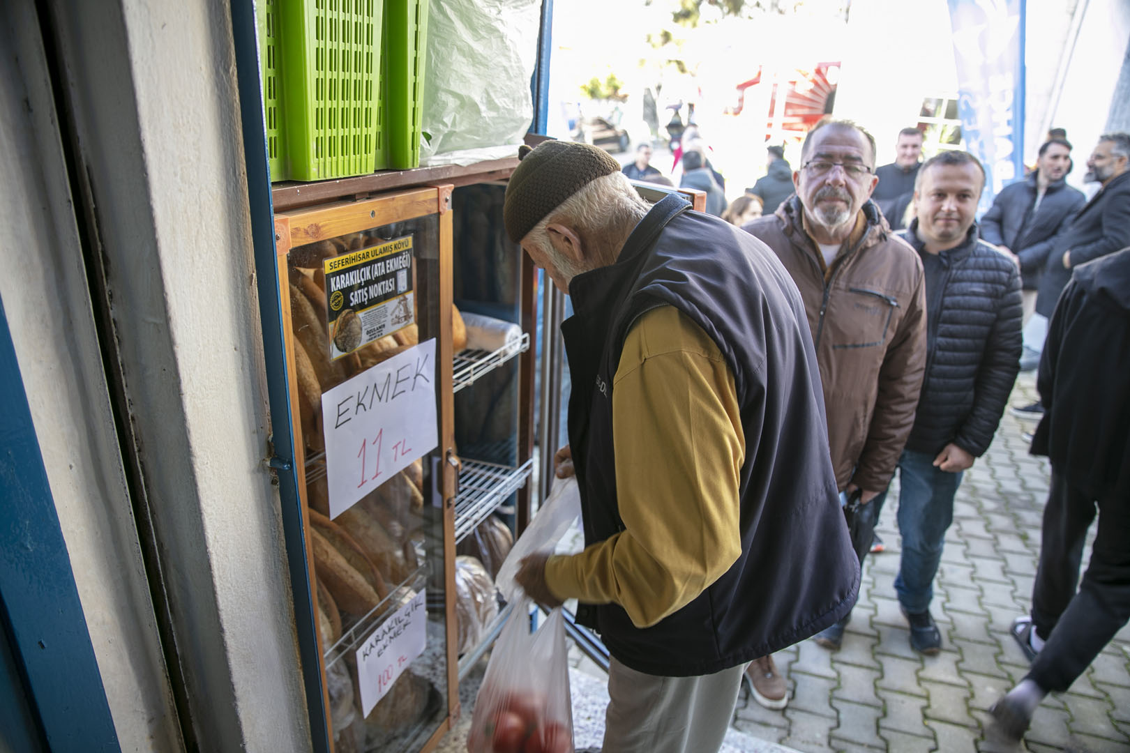 Güzelbahçe’de Nostalji Geri Döndü! Güzmar Bakkal Nihat Açıldı (3)