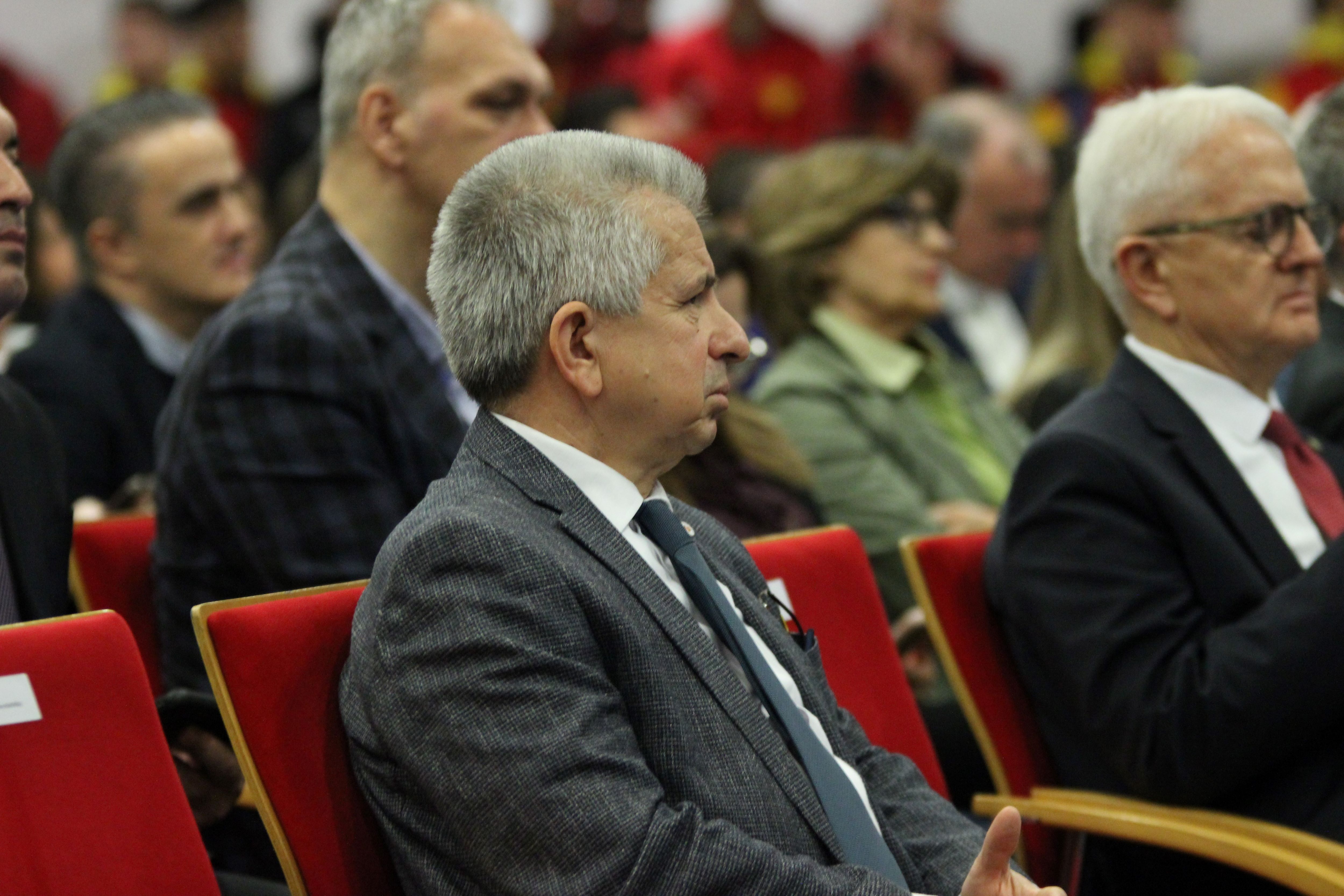 İeü’de Spor Yöneticiliği Sertifika Programı Başladı (6)