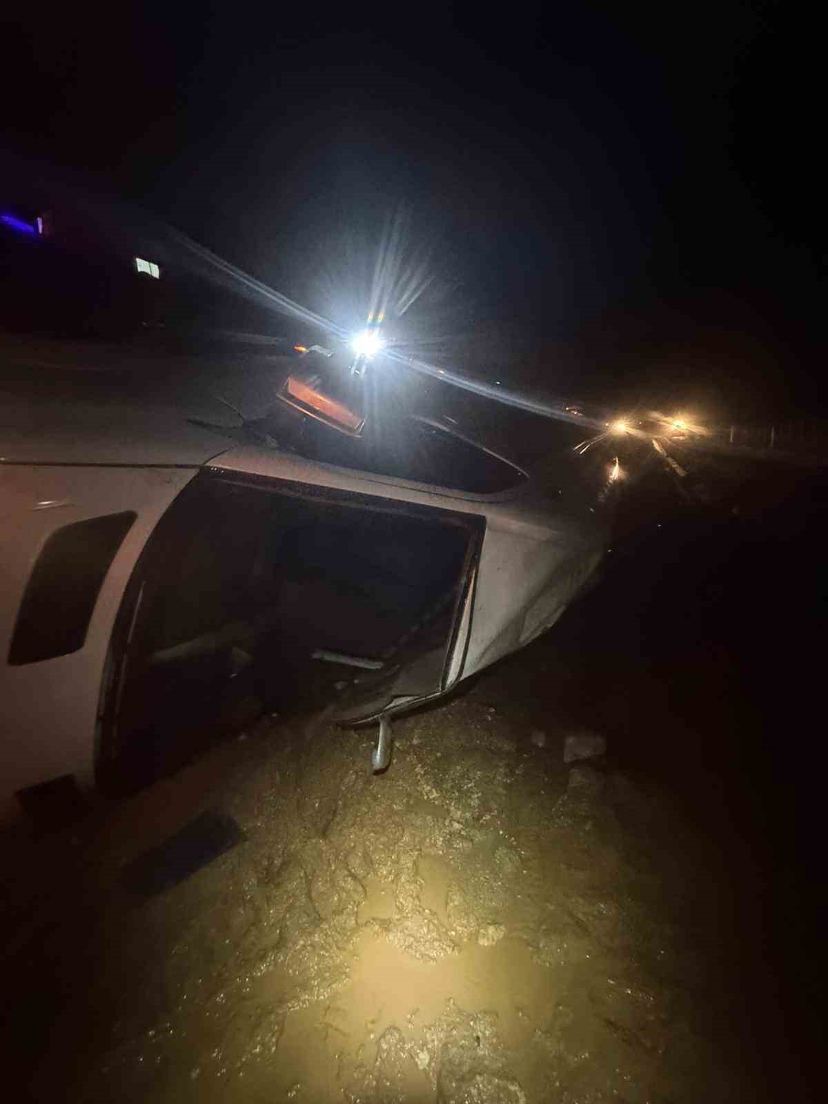 Işçi Servisi Uçuruma Yuvarlandı6 13 Yaralı