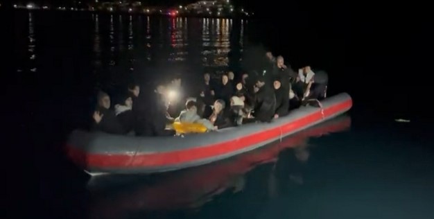 İzmir Açıklarında Üç Ayrı Göçmen Operasyonu! 1