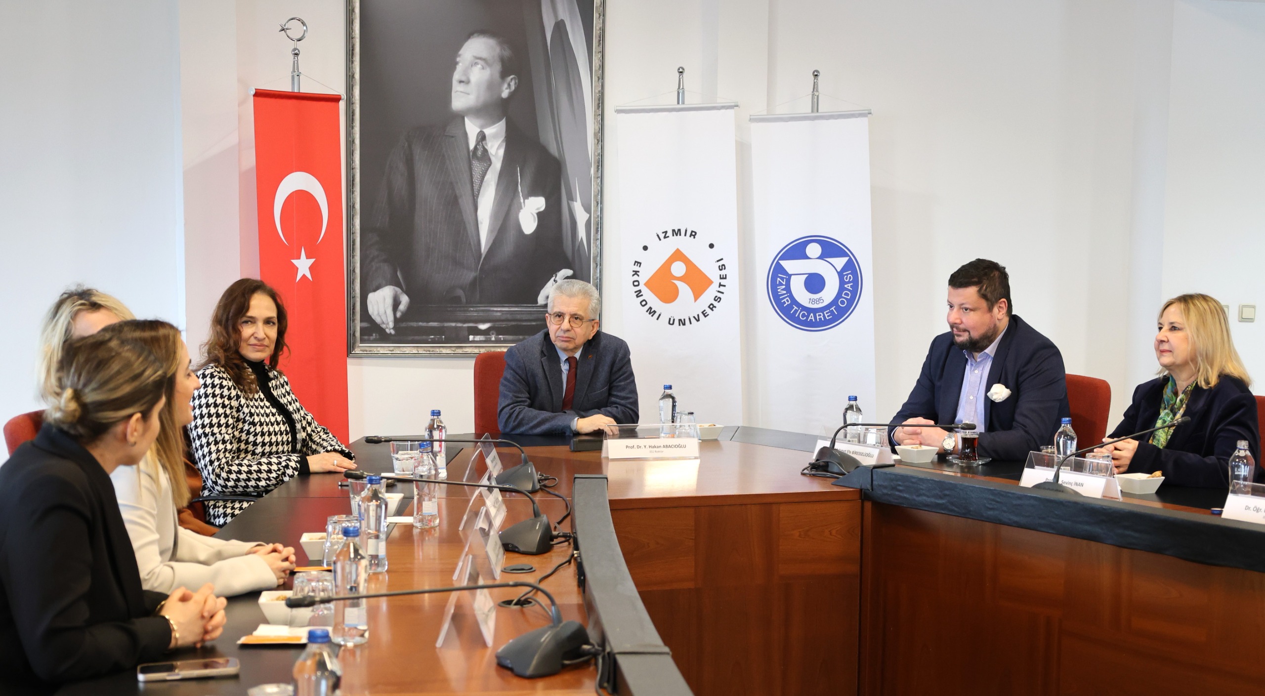 İzmir Ekonomi Üniversitesi (İeü) Ile Karşıyaka Belediyesi, Anaokulu Çağındaki Çocukların, Ailelerin Ve Eğitimcilerin Gelişimini Desteklemek Amacıyla Örnek Bir Iş Birliği Gerçekleştirdi.