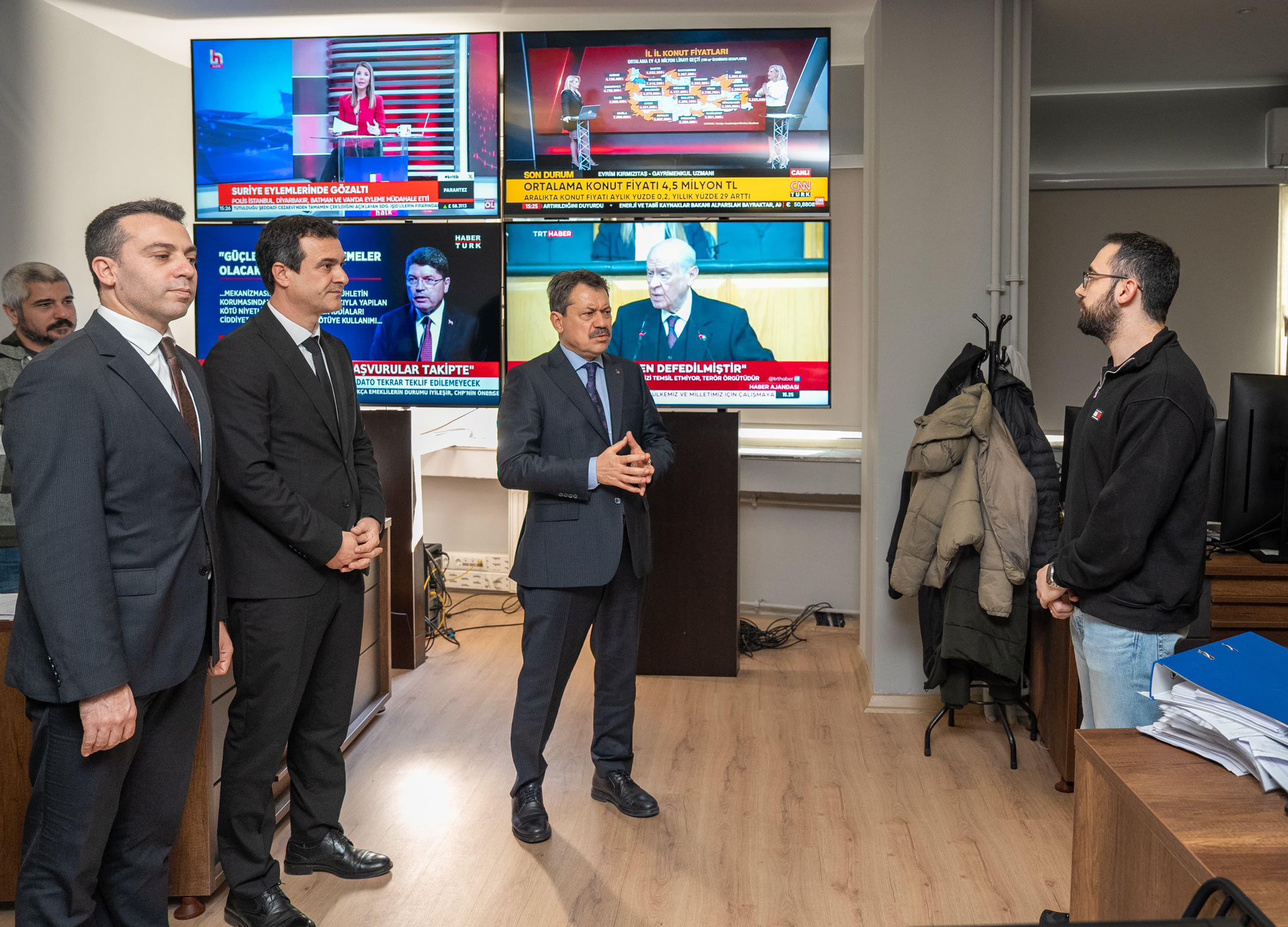 İzmir Merkezli Dev Operasyon 11 Ilde 654 Tutuklama (2)