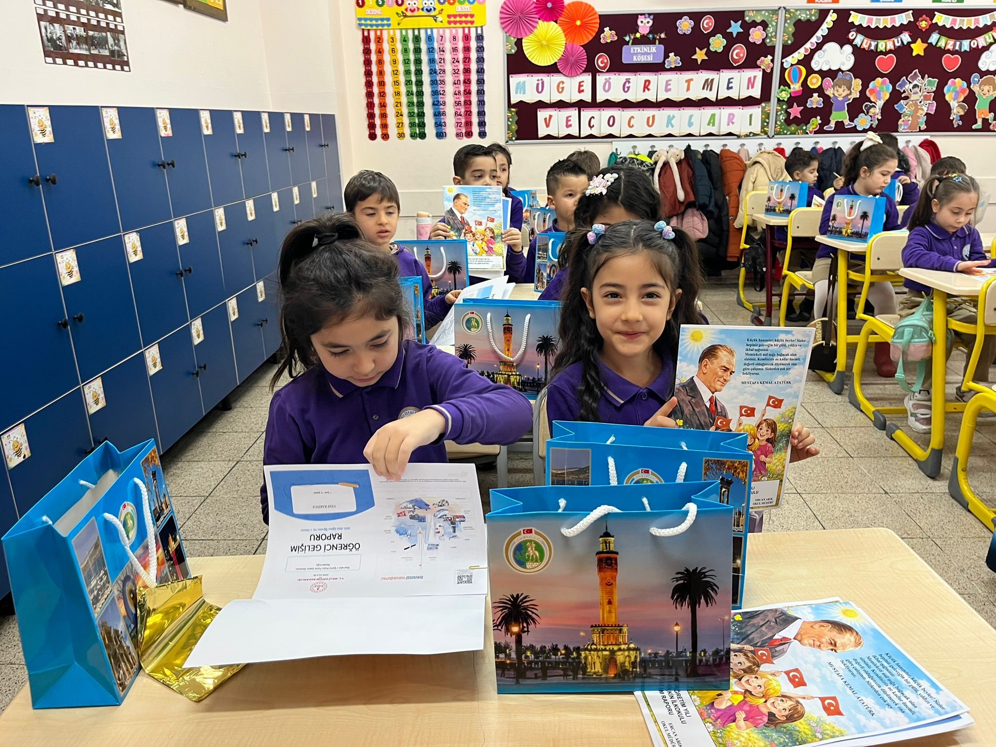 İzmir’de 721 Bin Öğrenci Karne Aldı, Tatil Başladı! (6)