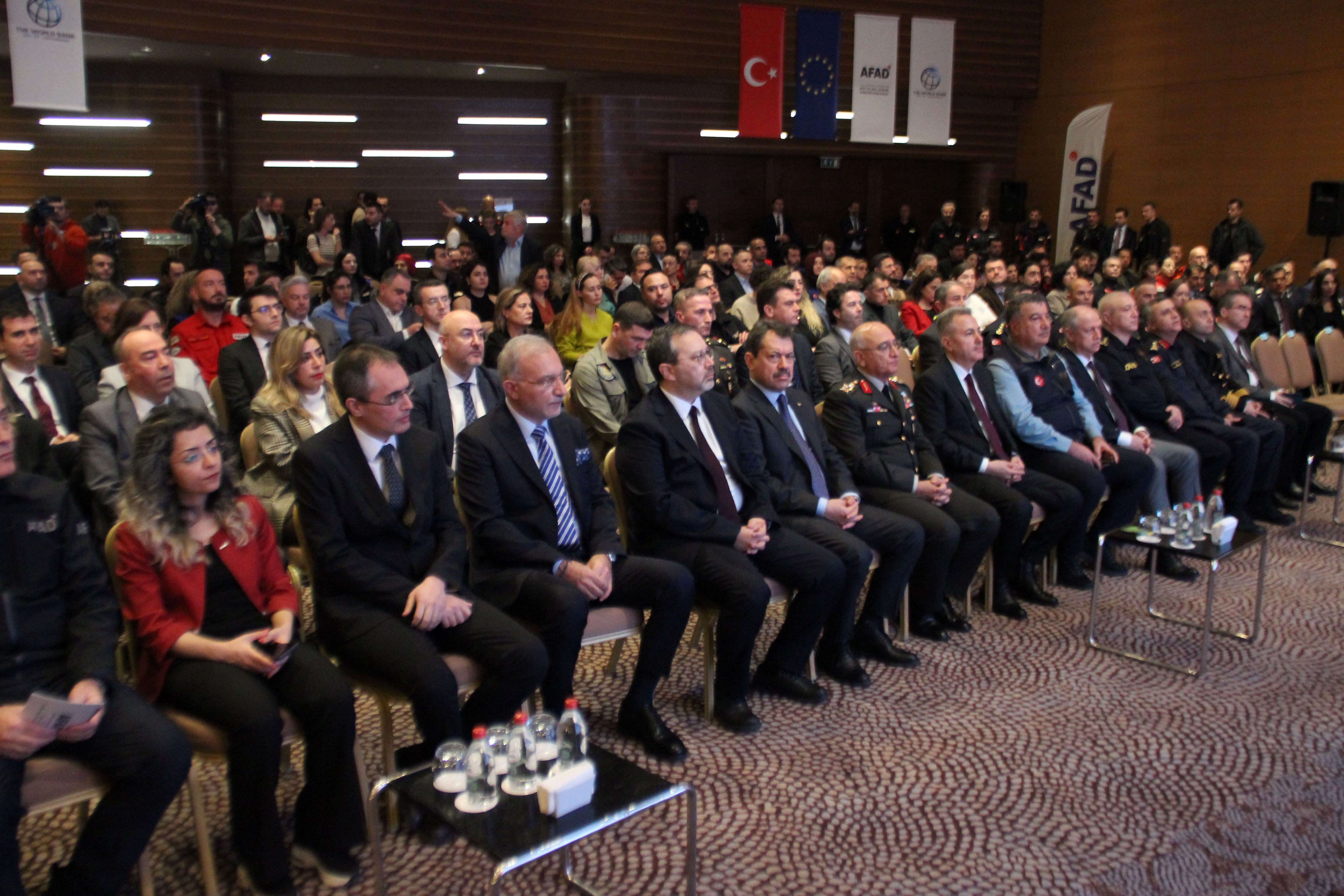 İzmir’de Binalar Için Yeni Dönem! Zorunluluk Geliyor (5)