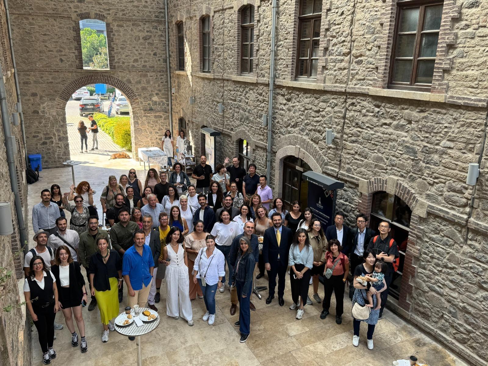 İzmir’de Bu Merkez Doğrudan Iş Kapısı Açıyor (3)